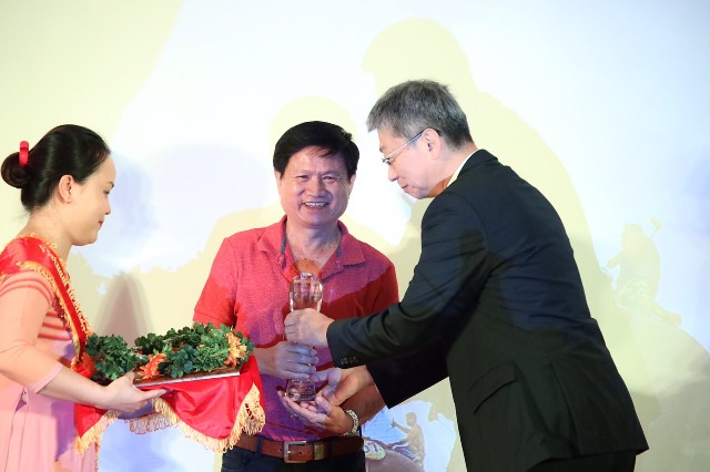  Tác giả Trần Hữu Hạt vinh dự nhận giải đặc biệt Cuộc thi.