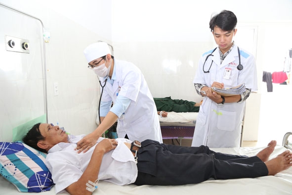 Bệnh nhân ĐTĐ điều trị tại tại khoa Nội tổng hợp, Bệnh viện Đa khoa vùng Tây Nguyên. 