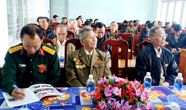 Các đại biểu tham dự buổi gặp mặt.