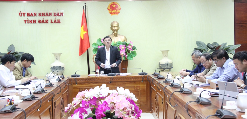 Phó Chủ tịch Thường trực UBND tỉnh Nguyễn Tuấn Hà phát biểu kết luận cuộc họp