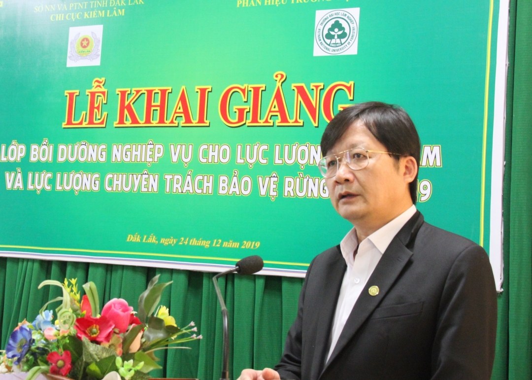 Giám đốc Sở NN-PTNT Nguyễn Hoài Dương phát biểu tại lễ khai giảng