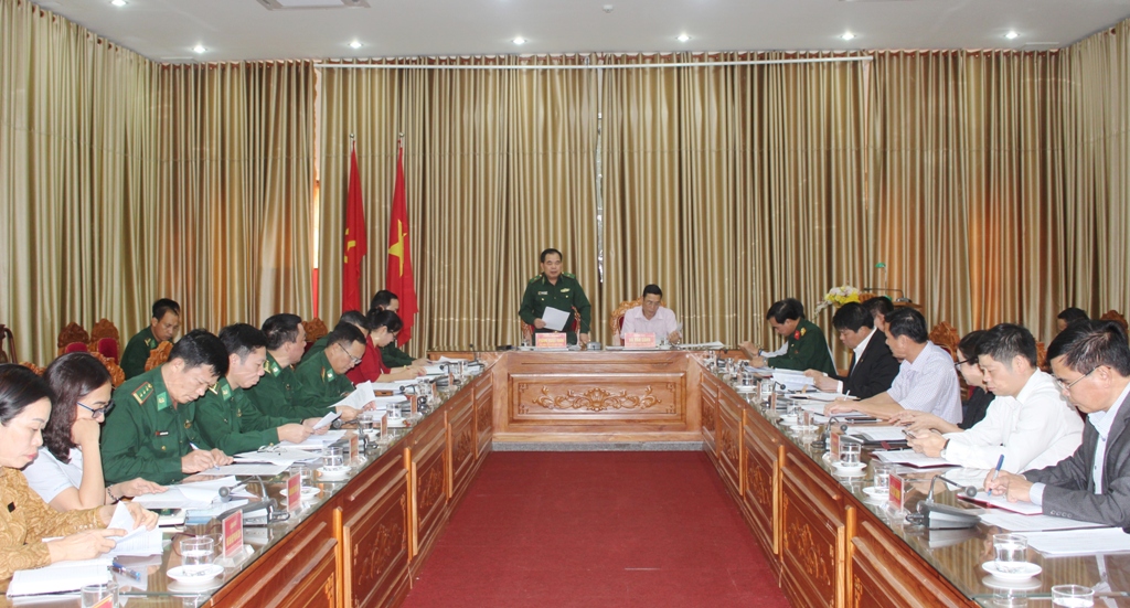 Các đại biểu tham dự buổi họp bàn