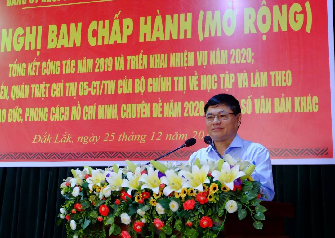 Phó Bí thư Thường trực Phạm Minh Tấn phát biểu chỉ đạo hội nghị
