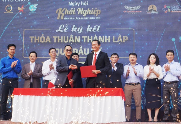 Lễ ký kết thỏa thuận hợp tác thành lập Quỹ Đầu tư khởi nghiệp sáng tạo tỉnh Đắk Lắk.