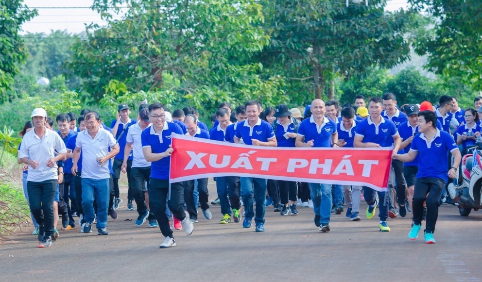 Công đoàn Cơ sở BIDV Bắc Đắk Lắk và khách hàng tham gia giải chạy “Nụ cười BIDV – Tết ấm cho người nghèo” do BIDV tổ chức.
