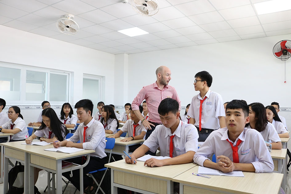 Tiết học tiếng Anh của học sinh THPT với giáo viên nước ngoài.  