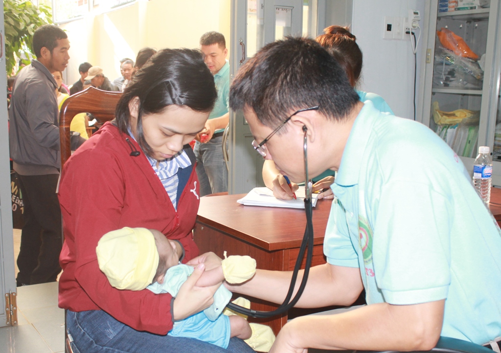 Quỹ BTTE tỉnh phối hợp với Bệnh viện tim Tâm Đức tổ chức khám sàng lọc bệnh tim bẩm sinh cho trẻ em trên địa bàn.