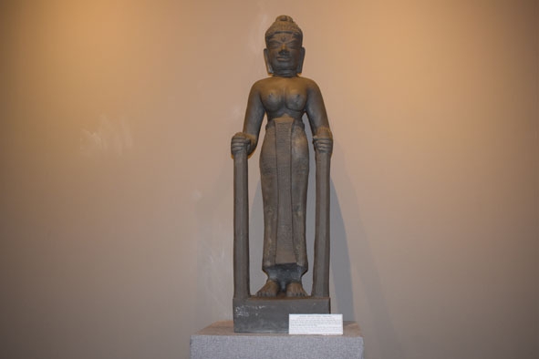 Phiên bản tượng Chăm Bồ tát Tara đang trưng bày tại Bảo tàng Tổng hợp Quảng Bình.