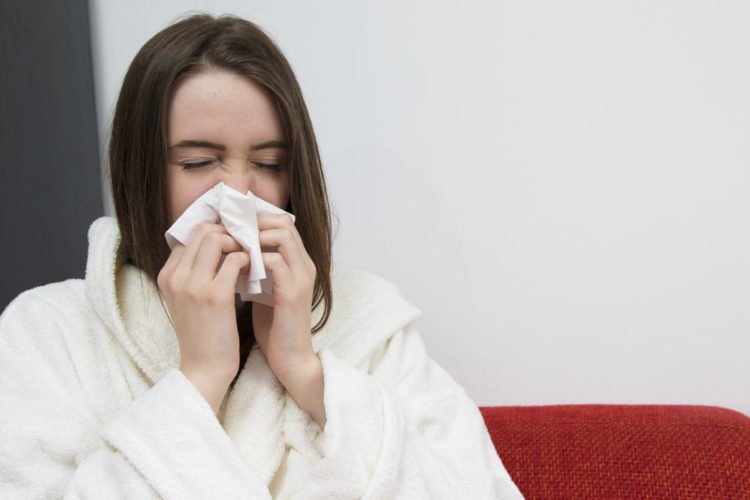 Viêm xoang xuất hiện sau một đợt cảm cúm kéo dài hoặc viêm mũi dị ứng nặng.  (Ảnh Internet)