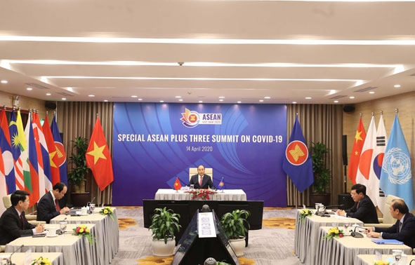 Thủ tướng Nguyễn Xuân Phúc, Chủ tịch ASEAN 2020 chủ trì Hội nghị Cấp cao đặc biệt ASEAN+3 về ứng phó với dịch  Covid-19.   