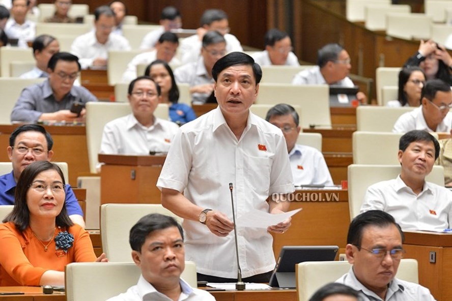 Đại biểu Bùi Văn Cường - Đoàn ĐBQH tỉnh Đắk Lắk phát biểu tại phiên họp. Ảnh: Quốc hội 