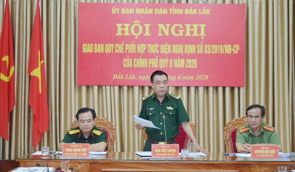 Đại tá Đào Viết Hùng, Chỉ huy trưởng Bộ đội Biên phòng tỉnh phát biểu tại hội nghị