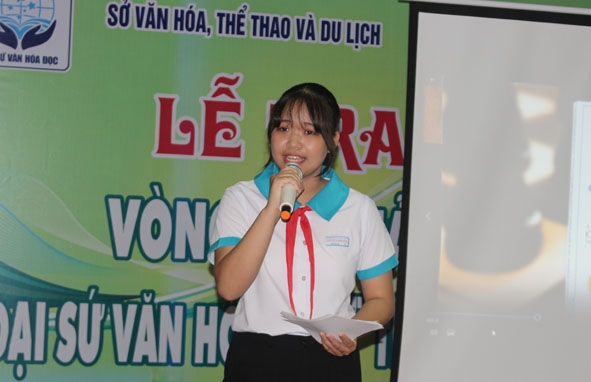 Em Lã Nguyễn Ngân Hạ chia sẻ phần dự thi tại lễ trao giải. 