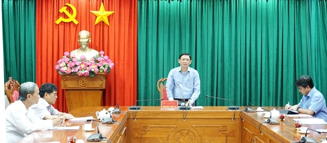 Phó Chủ tịch Thường trực UBND tỉnh, Trưởng Ban Đổi mới và Phát triển doanh nghiệp tỉnh Nguyễn Tuấn Hà  phát biểu tại cuộc họp.