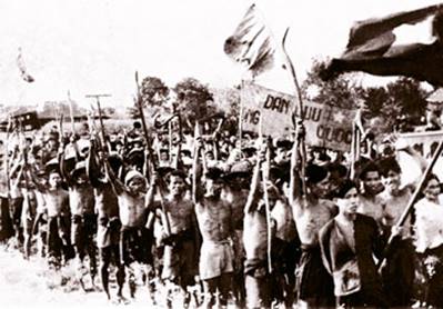 Nhân dân Nam Bộ trong những ngày đầu kháng chiến.  Ảnh tư liệu
