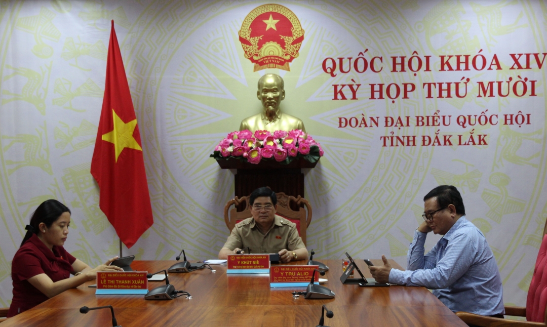 Các đại biểu tham dự phiên họp tại điểm cầu tỉnh Đắk Lắk.