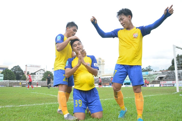 Các cầu thủ Đắk Lắk sẽ tham gia Giải hạng Nhất quốc gia 2021.