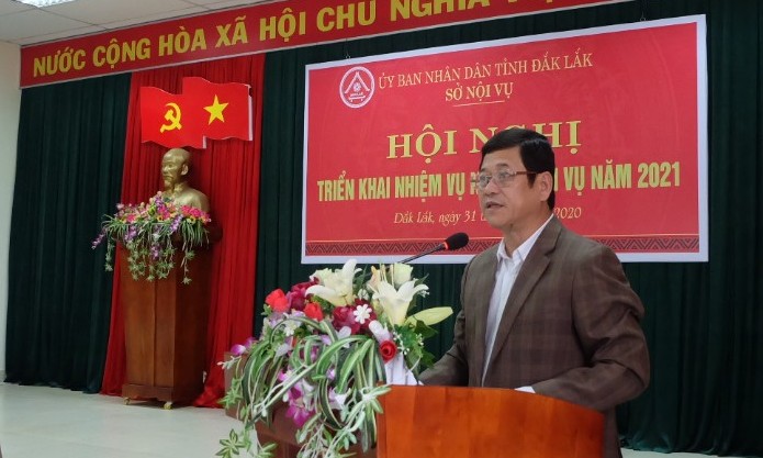 Giám đốc Sở Nội vụ Bạch Văn Mạnh phát biểu tại hội nghị