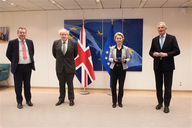 Từ trái sang: Trưởng đoàn đàm phán Brexit của Anh David Frost, Thủ tướng Anh Boris Johnson, Chủ tịch Ủy ban châu Âu (EC) Ursula von der Leyen và Trưởng đoàn đàm phán Brexit của EU Michel Barnier trong cuộc gặp tại Brussels, Bỉ. Ảnh: THX/TTXVN