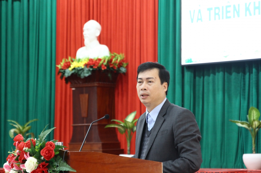 Bí thư Huyện ủy Krông Pắc Trần Hồng Tiến phát biểu tại hội nghị.