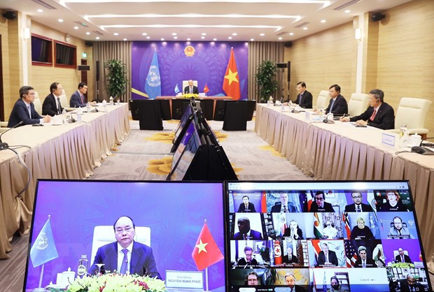 Thủ tướng Chính phủ Nguyễn Xuân Phúc phát biểu tại điểm cầu Hà Nội. Ảnh: TTXVN