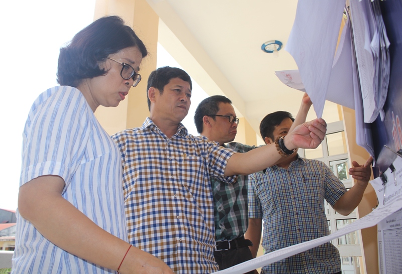 Đoàn công tác kiểm tra công tác chuẩn bị bầu cử tại xã Đắk Phơi, huyện Lắk