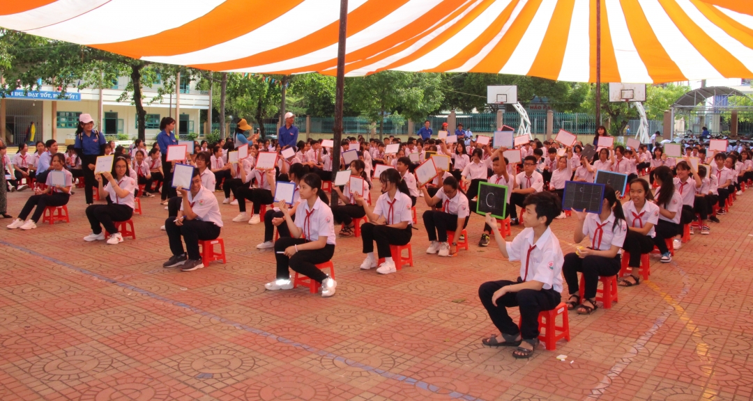 Học sinh Trường THCS Trưng Vương (TP. Buôn Ma Thuột) tham gia cuộc thi 