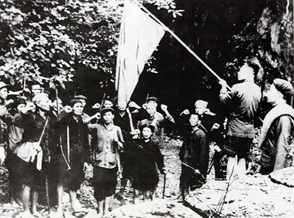 Du kích tham gia cuộc khởi nghĩa Bắc Sơn, tháng 9/1940. Ảnh tư liệu