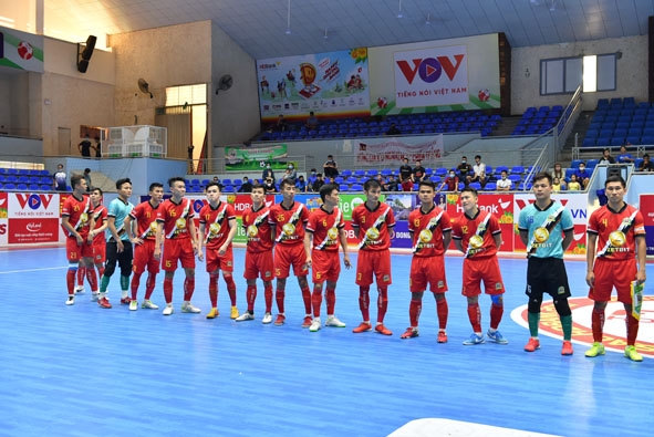 Đội hình mạnh của Zetbit Sài Gòn tham gia giải.