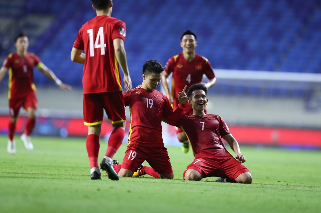 Niềm vui của các cầu thủ Việt Nam khi giành trọn 3 điểm trước In