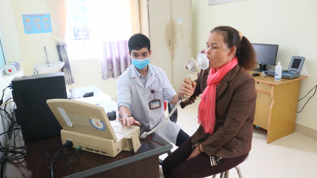 Bệnh nhân mắc bệnh phổi điều trị tại Bệnh viện Lao và bệnh phổi tỉnh (Ảnh minh họa)